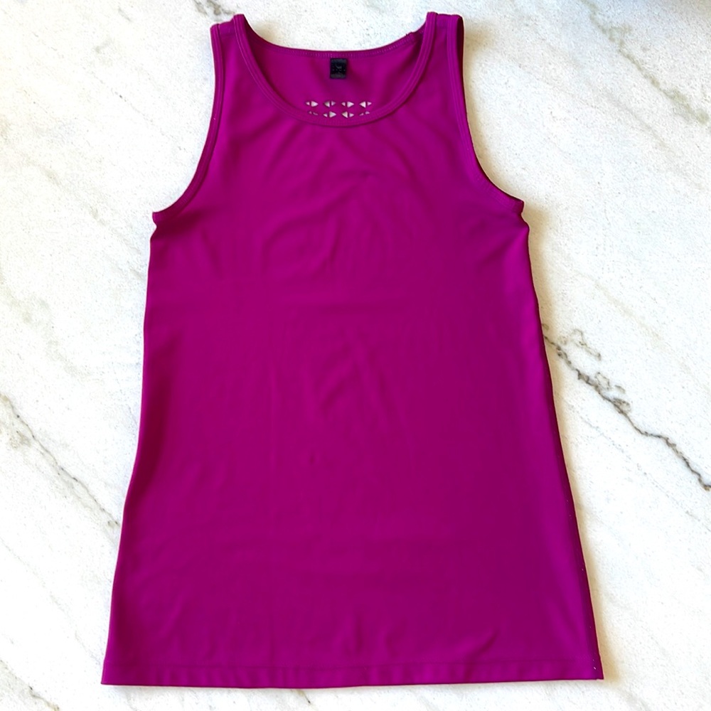 •VINA• Magenta Laser-cut Yoga Top